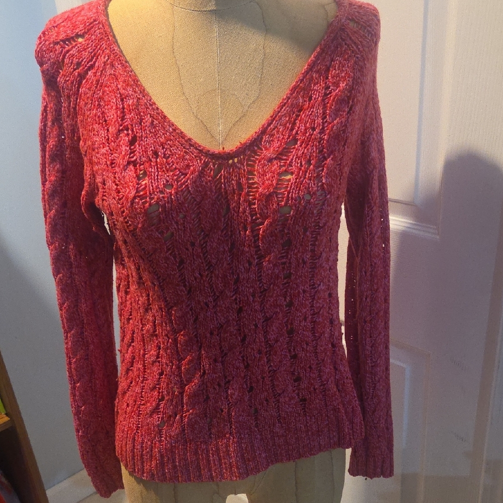 Abercrombie & Fitch Women's Red V-Neck Sweater